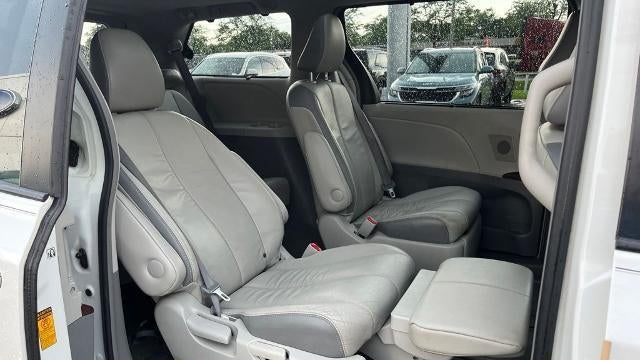2013 Toyota Sienna XLE 7-Passenger Auto Access Seat