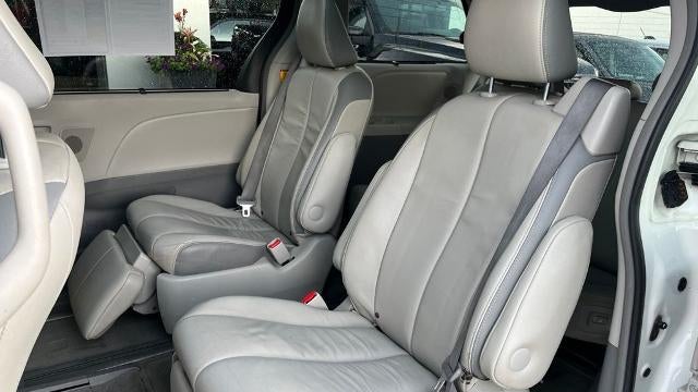 2013 Toyota Sienna XLE 7-Passenger Auto Access Seat