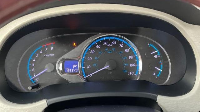 2013 Toyota Sienna XLE 7-Passenger Auto Access Seat