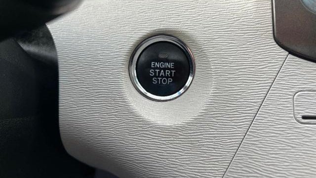 2013 Toyota Sienna XLE 7-Passenger Auto Access Seat