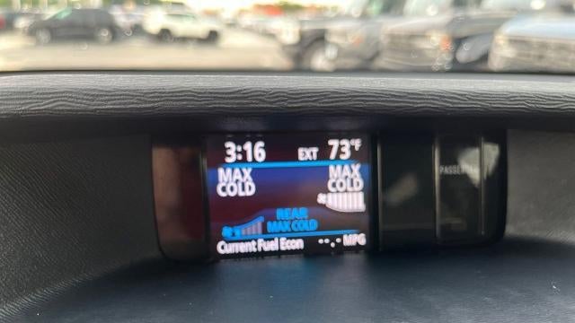 2013 Toyota Sienna XLE 7-Passenger Auto Access Seat