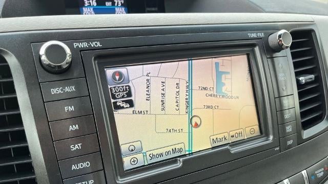 2013 Toyota Sienna XLE 7-Passenger Auto Access Seat