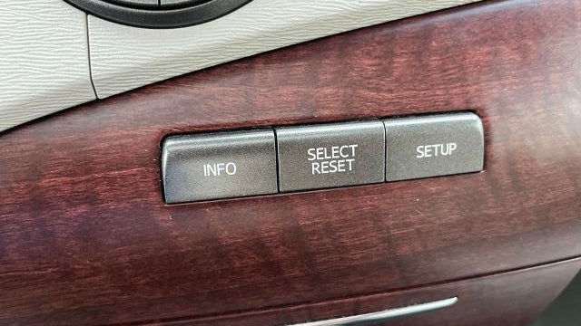 2013 Toyota Sienna XLE 7-Passenger Auto Access Seat