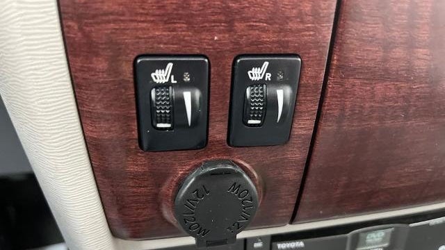 2013 Toyota Sienna XLE 7-Passenger Auto Access Seat