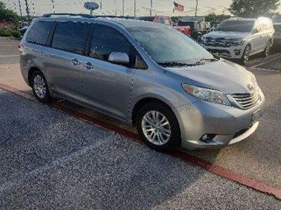 Photo of a 2013 Toyota Sienna XLE 7-Passenger Auto Access Seat 4DR Mini-Van for sale