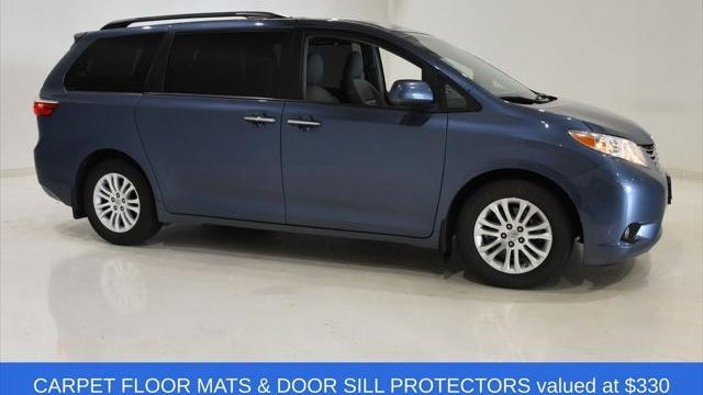 2015 Toyota Sienna XLE 7-Passenger Auto Access Seat