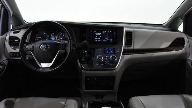 2015 Toyota Sienna XLE 7-Passenger Auto Access Seat