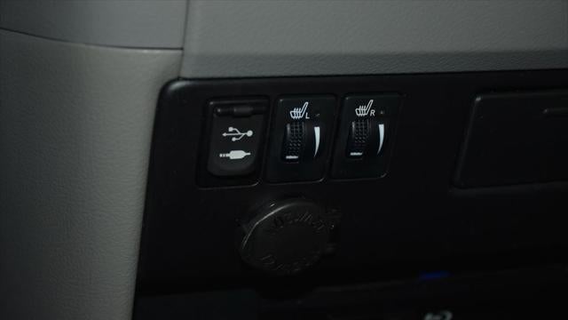 2015 Toyota Sienna XLE 7-Passenger Auto Access Seat