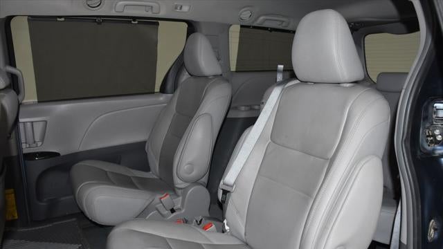 2015 Toyota Sienna XLE 7-Passenger Auto Access Seat