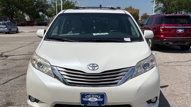2015 Toyota Sienna XLE 7-Passenger Auto Access Seat