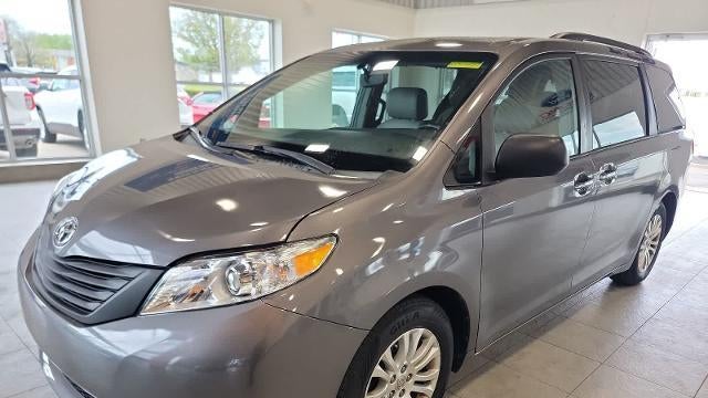 Preowned 2016 Toyota Sienna XLE 7-Passenger Auto Access Seat for Sale