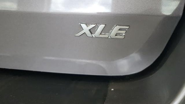 2016 Toyota Sienna XLE 7-Passenger Auto Access Seat