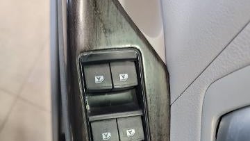 2016 Toyota Sienna XLE 7-Passenger Auto Access Seat