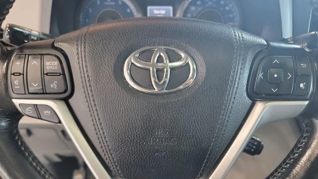 2016 Toyota Sienna XLE 7-Passenger Auto Access Seat