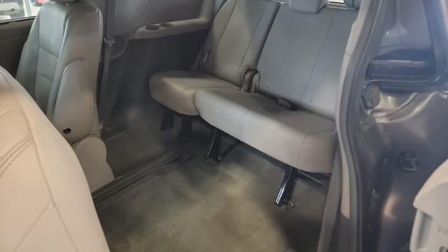2016 Toyota Sienna XLE 7-Passenger Auto Access Seat