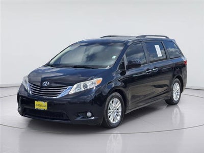 2015 Toyota Sienna XLE 7-Passenger Auto Access Seat 4DR Mini-Van