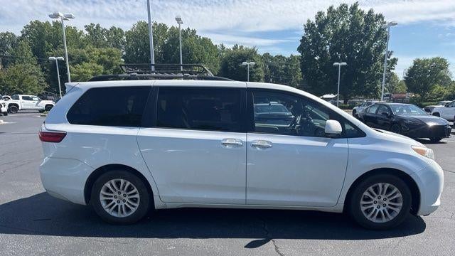 2015 Toyota Sienna XLE 7-Passenger Auto Access Seat