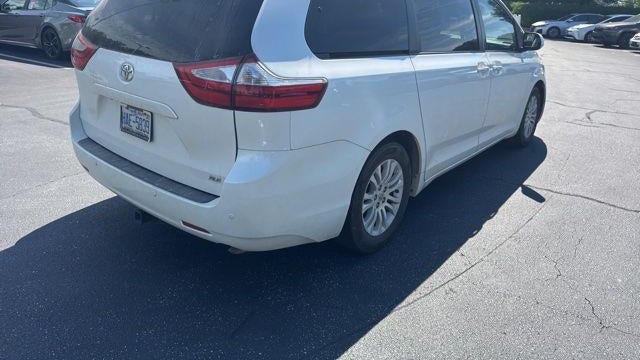 2015 Toyota Sienna XLE 7-Passenger Auto Access Seat