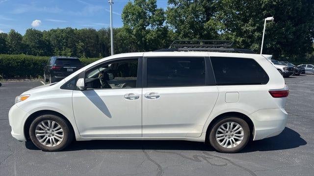 2015 Toyota Sienna XLE 7-Passenger Auto Access Seat