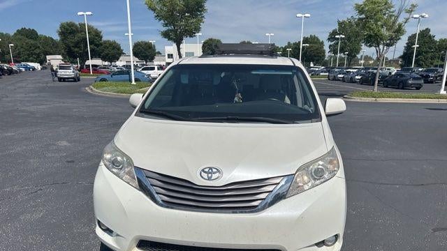 2015 Toyota Sienna XLE 7-Passenger Auto Access Seat