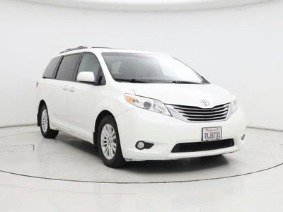 2015 Toyota Sienna XLE 7-Passenger Auto Access Seat 4DR Mini-Van