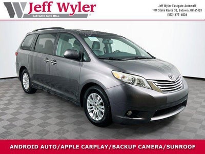 2016 Toyota Sienna XLE 7-Passenger Auto Access Seat 4DR Mini-Van
