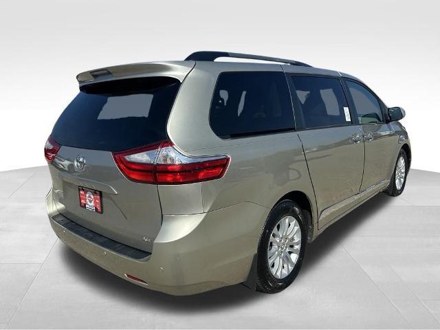 2016 Toyota Sienna - $22,995