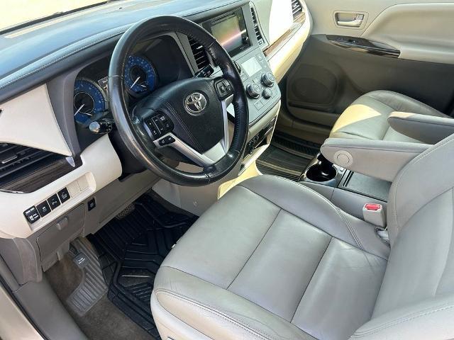 2016 Toyota Sienna - $22,995
