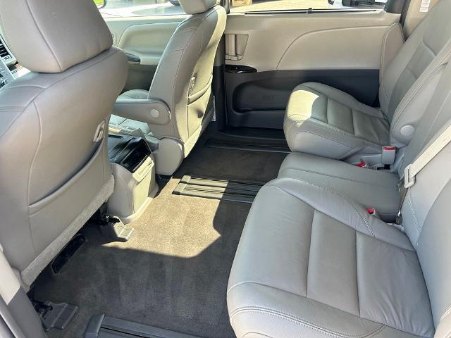 2016 Toyota Sienna - $22,995