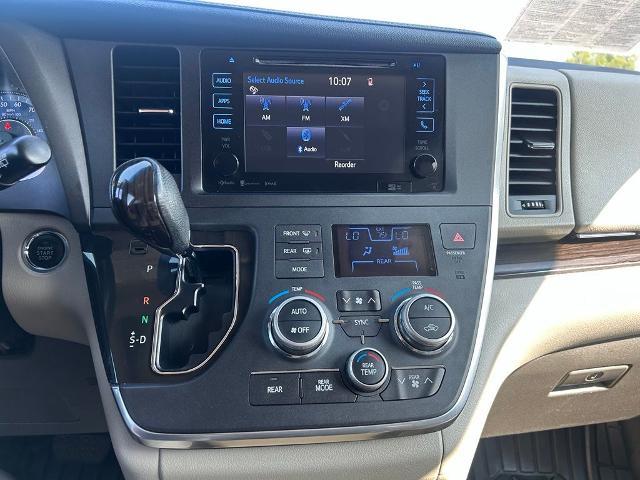 2016 Toyota Sienna - $22,995