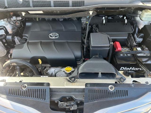 2016 Toyota Sienna - $22,995