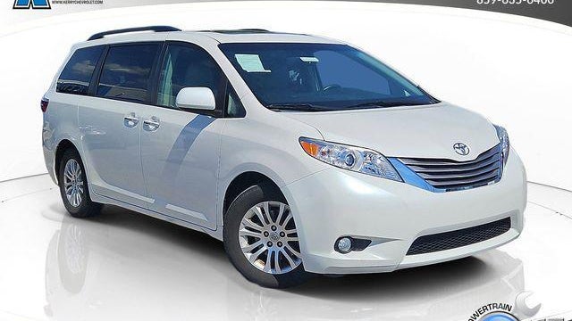 Preowned 2016 Toyota Sienna Limited 7-Passenger for Sale