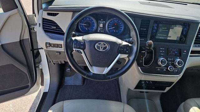 2016 Toyota Sienna Limited 7-Passenger