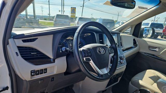 2016 Toyota Sienna Limited 7-Passenger