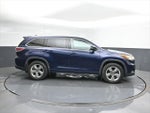 2016 Highlander Thumbnail 6