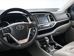 2016 Highlander Thumbnail 16
