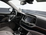 2016 Highlander Thumbnail 32