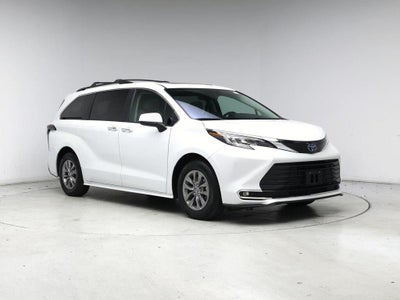 2022 Toyota Sienna XLE 8-Passenger 4DR Mini-Van