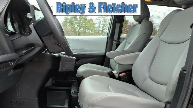 2025 Toyota Sienna XLE 8-Passenger