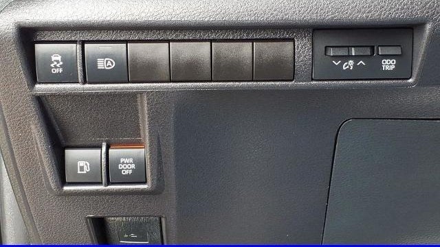 2025 Toyota Sienna XLE 8-Passenger