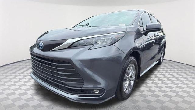 Preowned 2025 Toyota Sienna XLE 8-Passenger for Sale