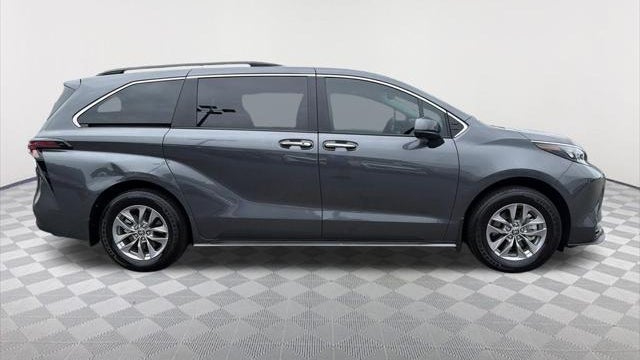 2025 Toyota Sienna XLE 8-Passenger
