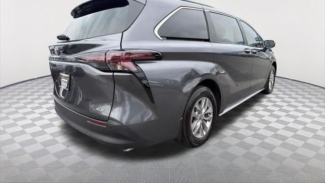 2025 Toyota Sienna XLE 8-Passenger