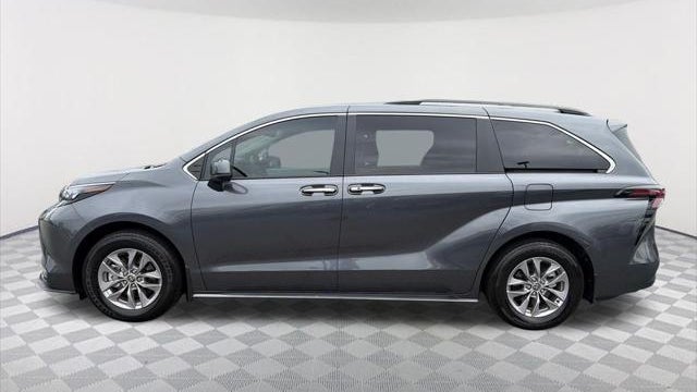 2025 Toyota Sienna XLE 8-Passenger