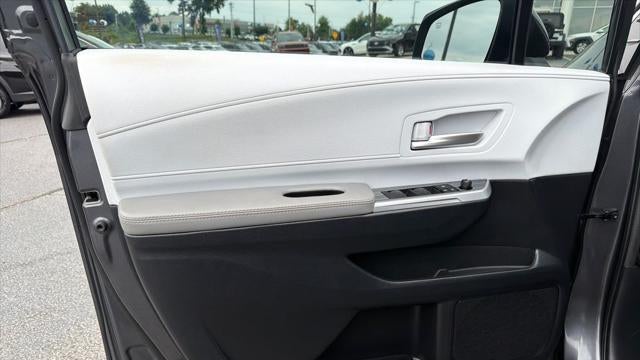 2025 Toyota Sienna XLE 8-Passenger
