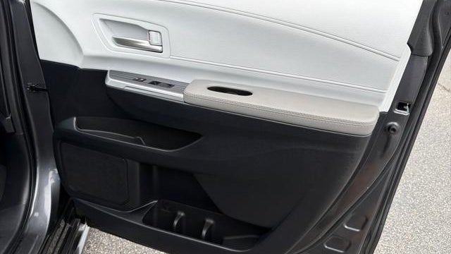 2025 Toyota Sienna XLE 8-Passenger