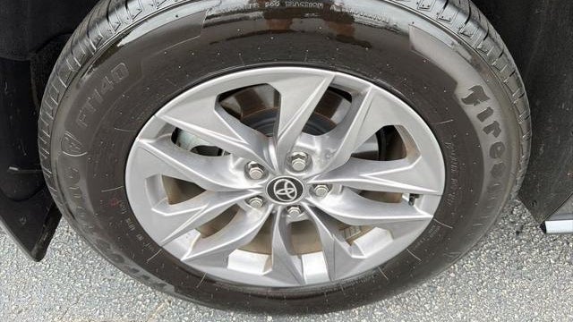 2025 Toyota Sienna XLE 8-Passenger