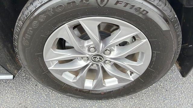 2025 Toyota Sienna XLE 8-Passenger