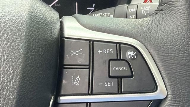 2025 Toyota Sienna XLE 8-Passenger