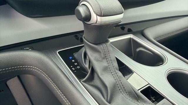 2025 Toyota Sienna XLE 8-Passenger